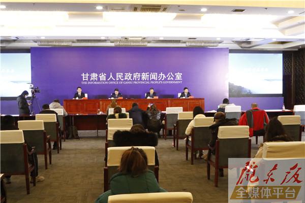 慶陽市8個縣（區(qū)）、570個貧困村、14.99萬戶61.05萬貧困人口全部脫貧