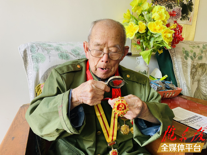 【光榮在黨50年】徐連江：“永遠跟黨走，永遠都愛國！”