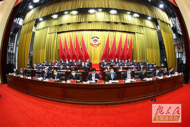 【市兩會視頻海報】努力開創(chuàng)新時代慶陽政協(xié)工作新局面，為推動慶陽老區(qū)全面振興作出新的更大貢獻(xiàn)！