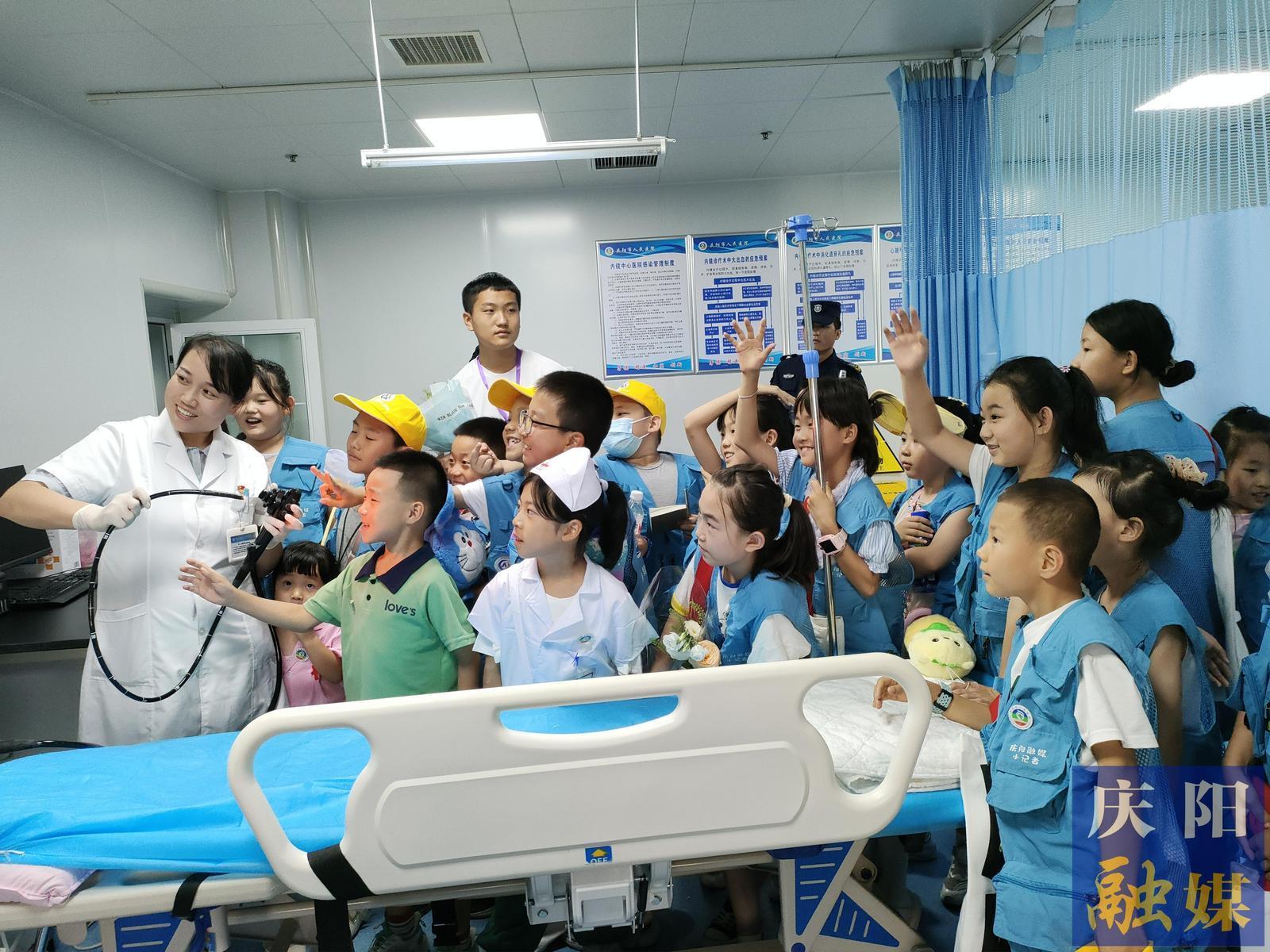 致敬醫(yī)師節(jié)！小記者職業(yè)體驗(yàn)之“我是小小醫(yī)生”