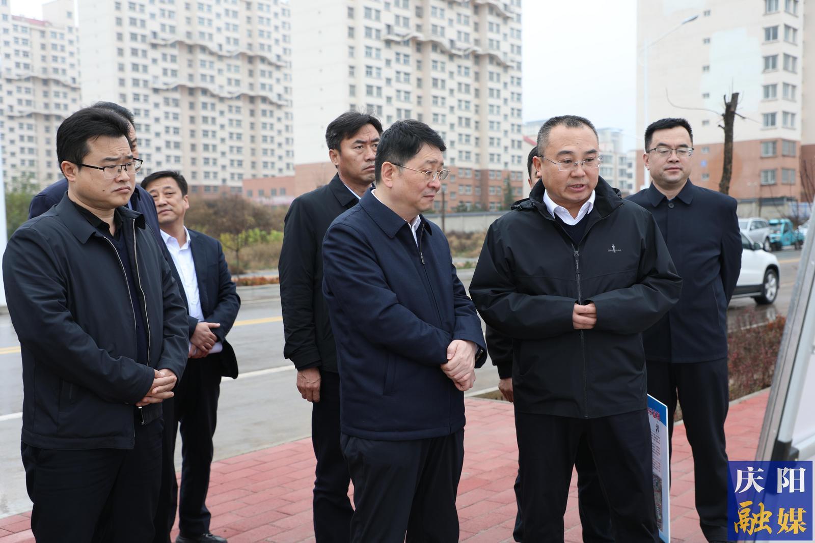 周繼軍在西峰區(qū)調(diào)研時(shí)強(qiáng)調(diào) 搶抓政策“窗口期” 緊抓發(fā)展“黃金期” 奮力當(dāng)好全市經(jīng)濟(jì)社會發(fā)展排頭兵